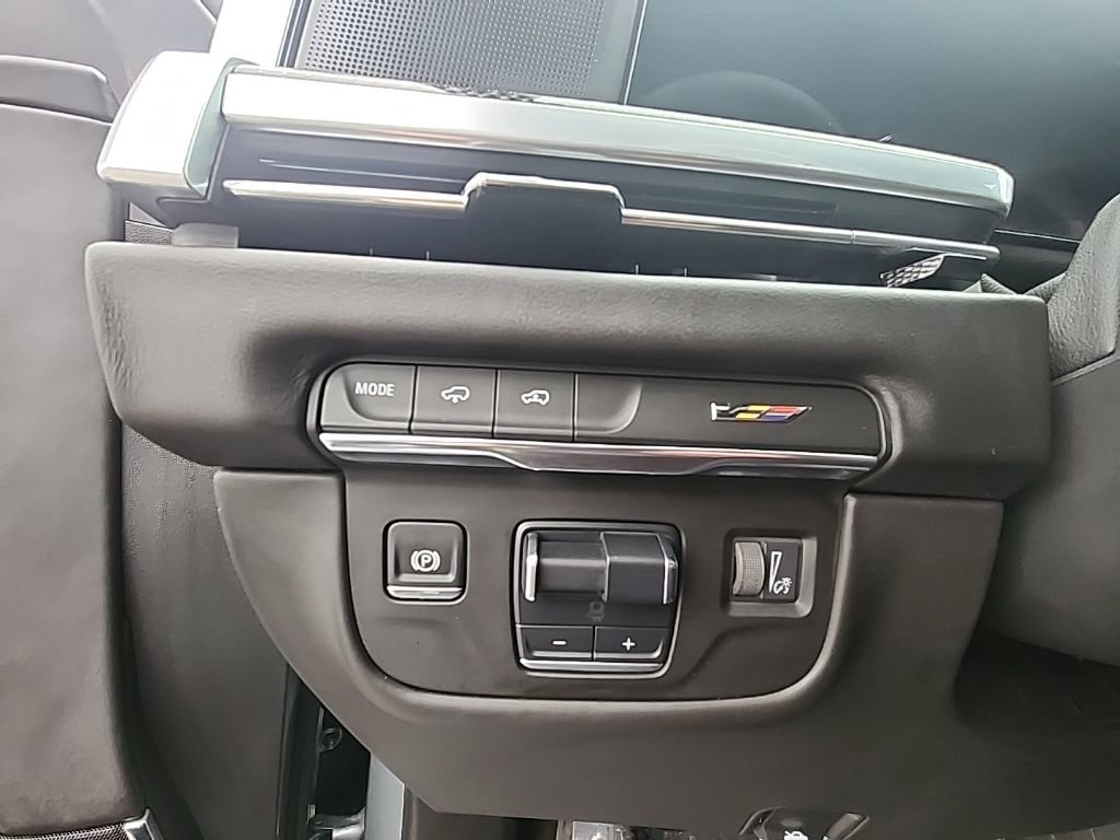 Used 2025 Cadillac Escalade V image 22
