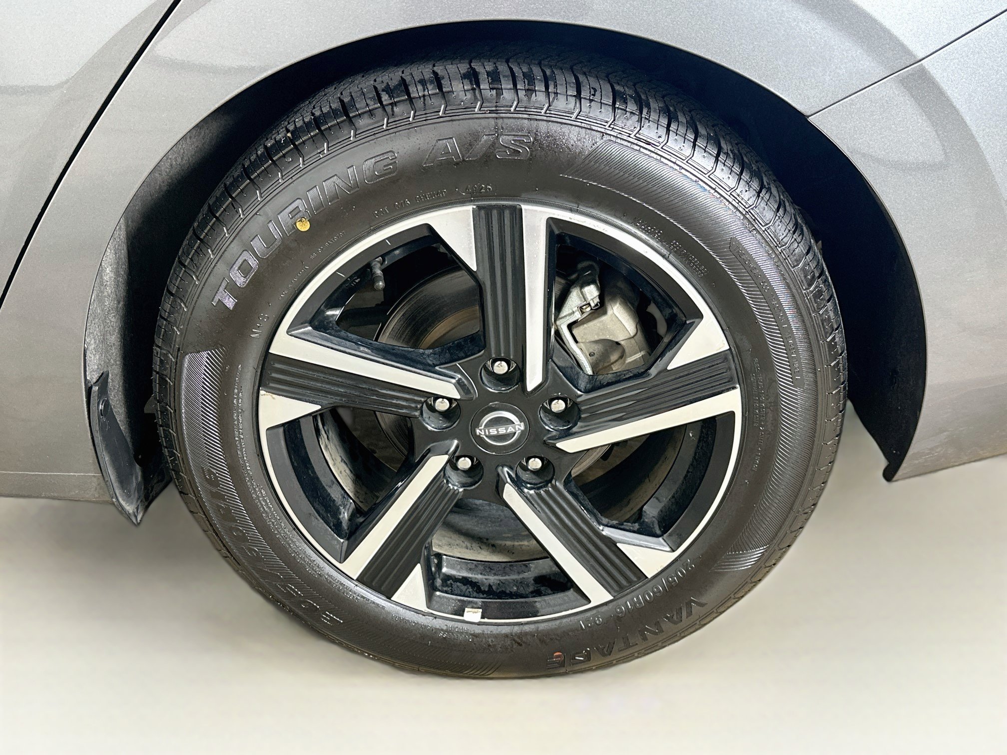 Used 2025 Nissan Sentra SV FWD image 11