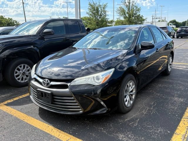 Used 2015 Toyota Camry LE FWD image 3