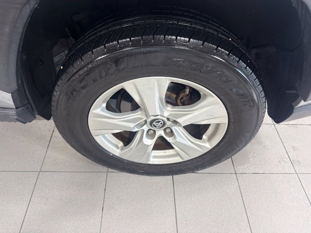 Used 2020 Toyota RAV4 XLE w/ Convenience Package AWD/4WD image 10