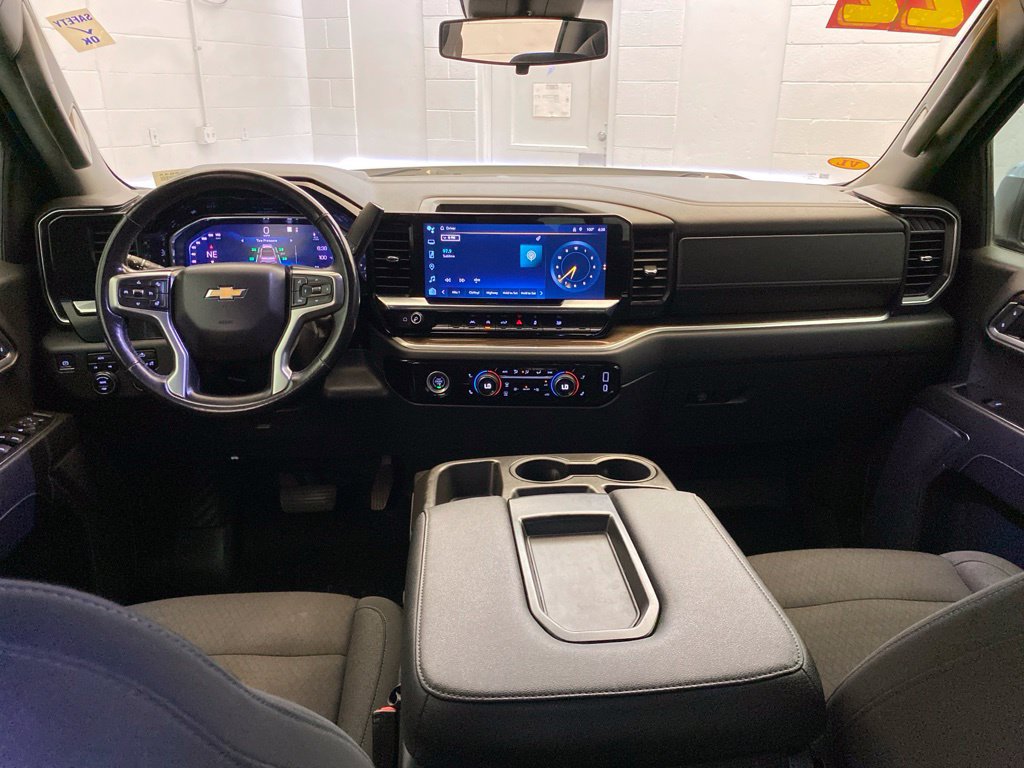 Used 2022 Chevrolet Silverado 1500 LT AWD/4WD image 12