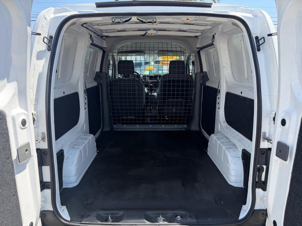 Used 2020 Nissan NV200 S FWD image 15