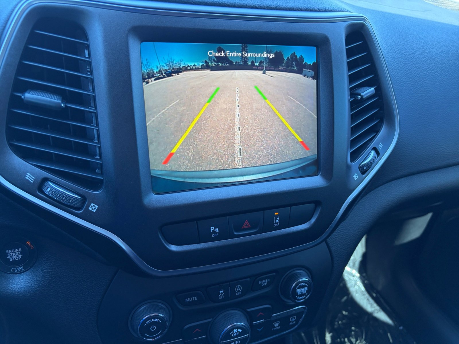 Used 2015 Jeep Cherokee Sport w/ Sport Appearance Group image 25