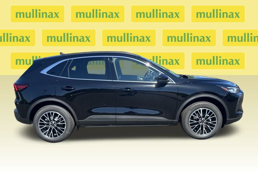 New 2025 Ford Escape SE w/ PHEV Premium Package image 2