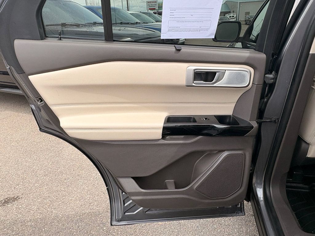 Used 2022 Ford Explorer Platinum w/ Equipment Group 601A image 14