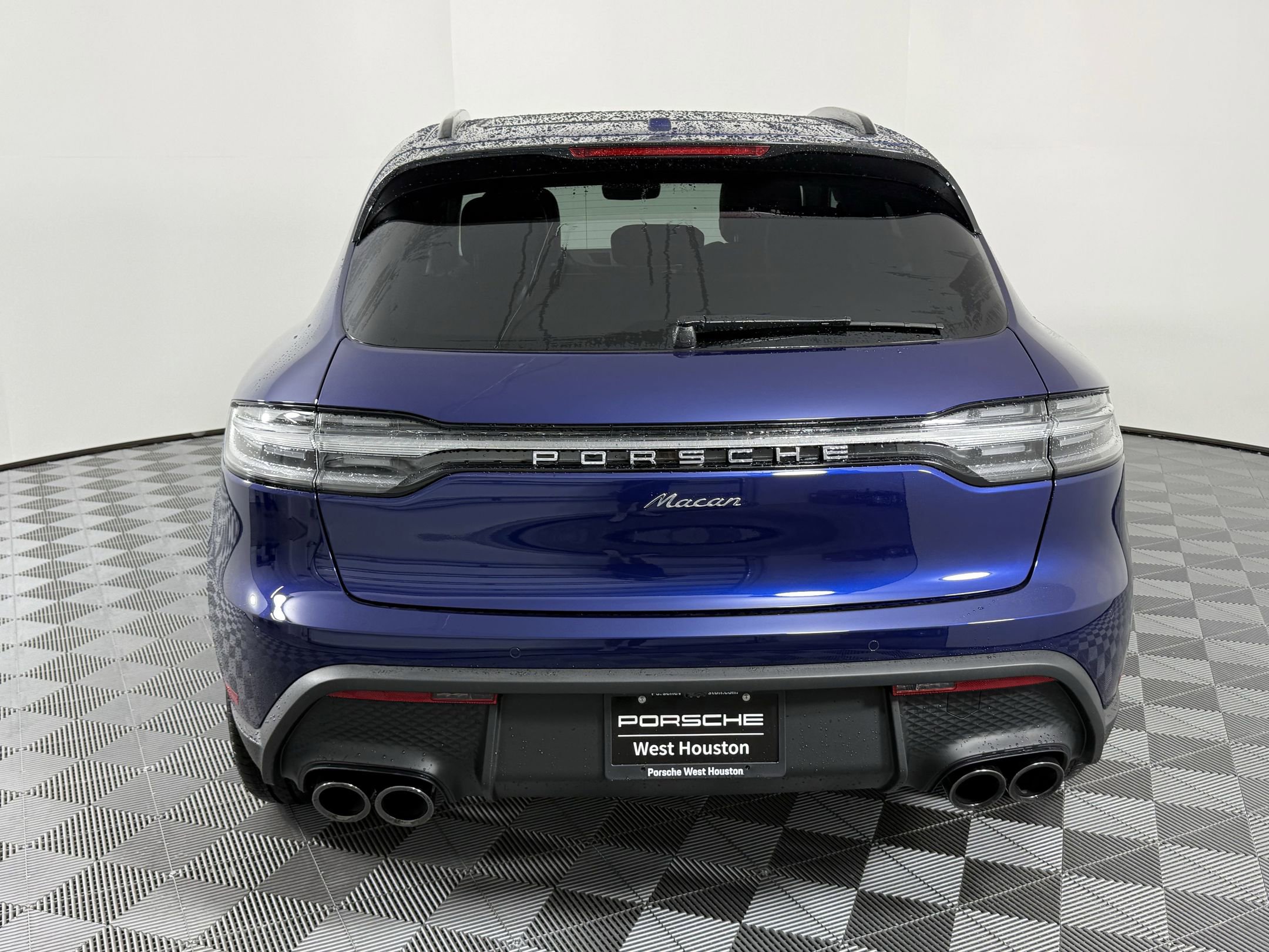 New 2025 Porsche Macan image 10