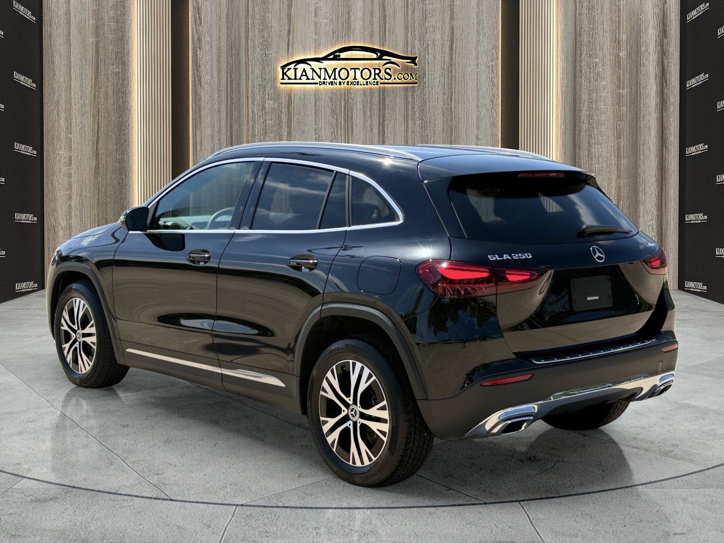 Used 2026 Mercedes-Benz GLA 250 4MATIC image 5