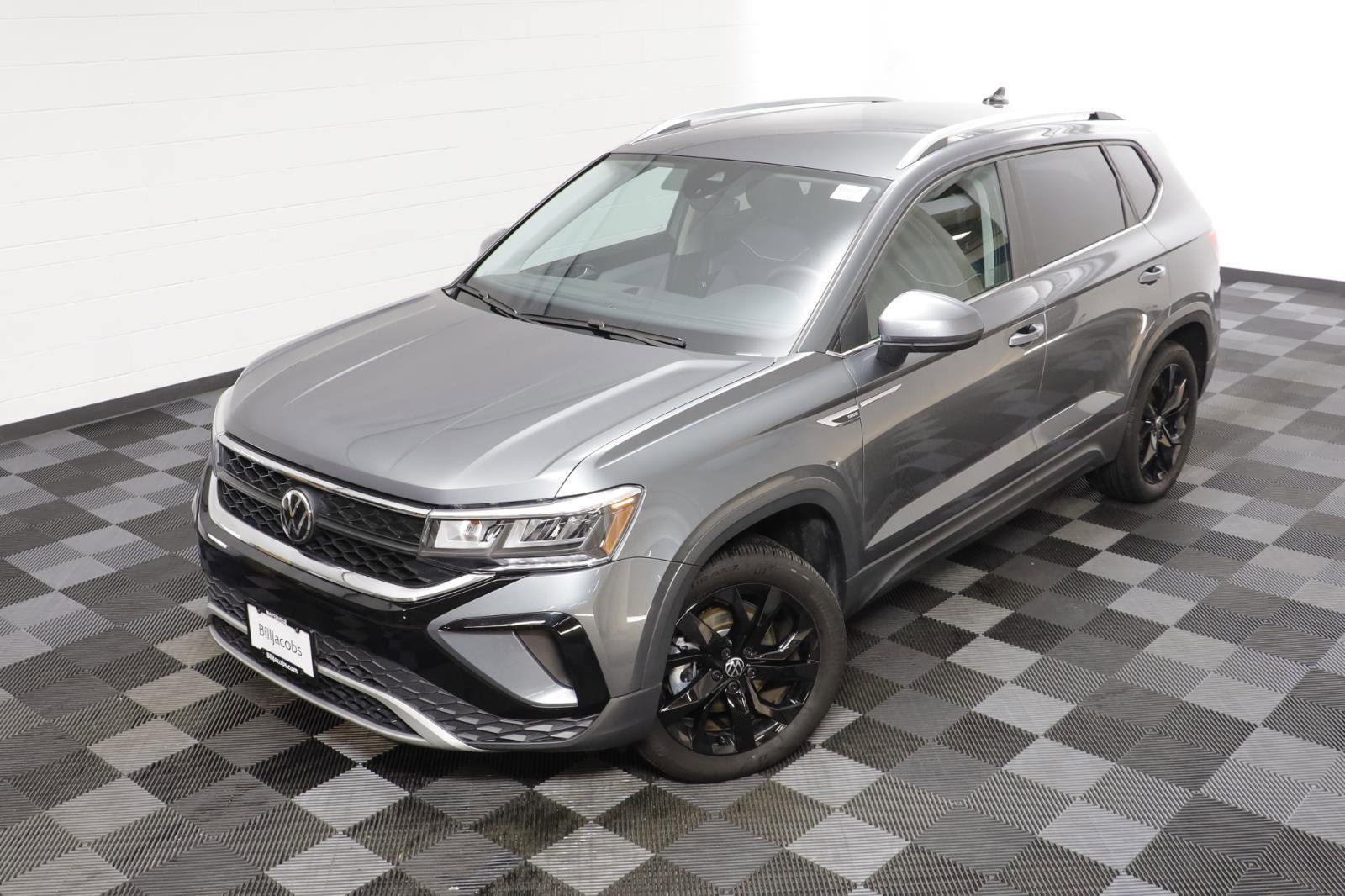 Certified 2023 Volkswagen Taos SE w/ Black Wheel Package image 2