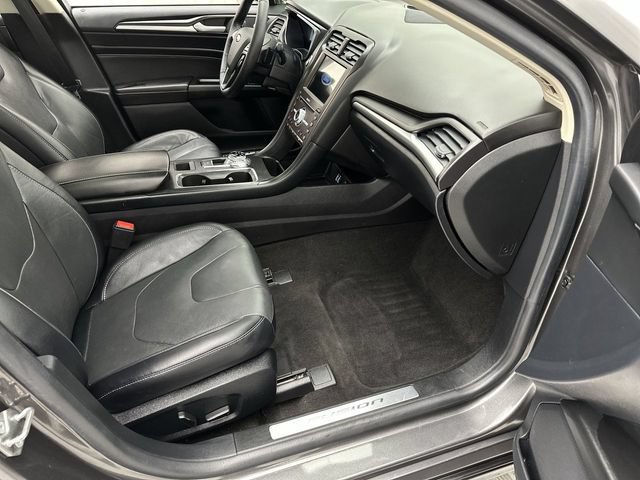 Used 2020 Ford Fusion Titanium AWD/4WD image 25