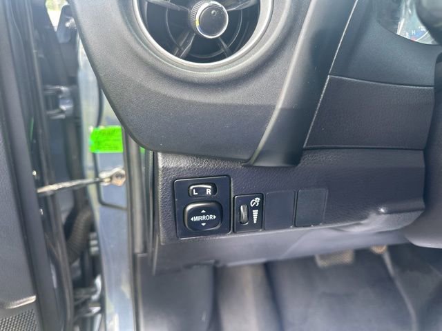 Used 2018 Toyota Corolla XSE FWD image 9