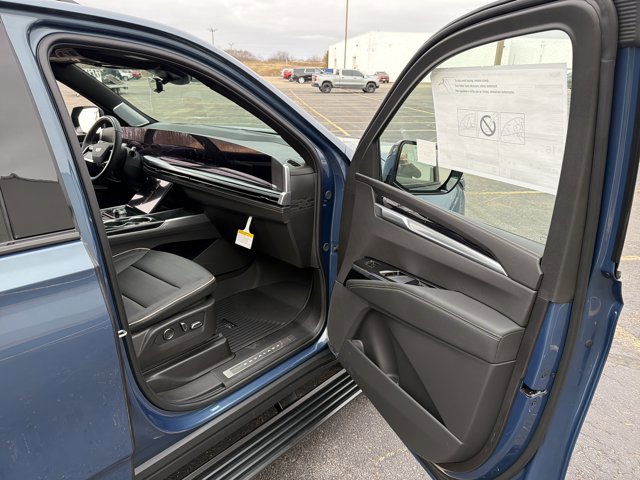 New 2026 Cadillac Escalade ESV Sport w/ Touring Package image 39