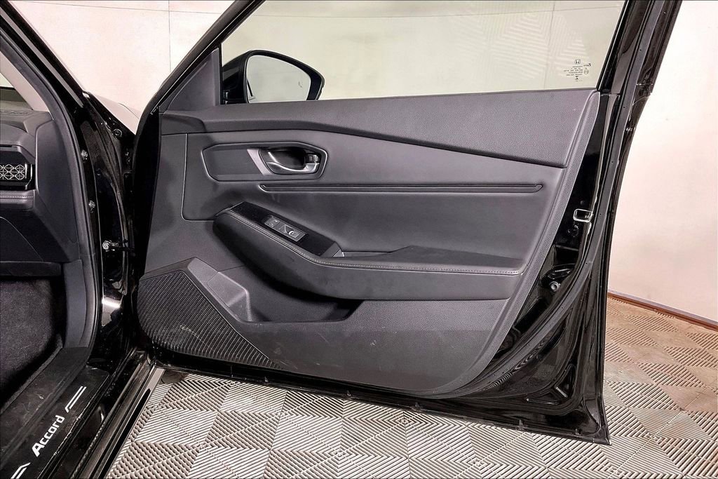 Used 2023 Honda Accord Touring image 23