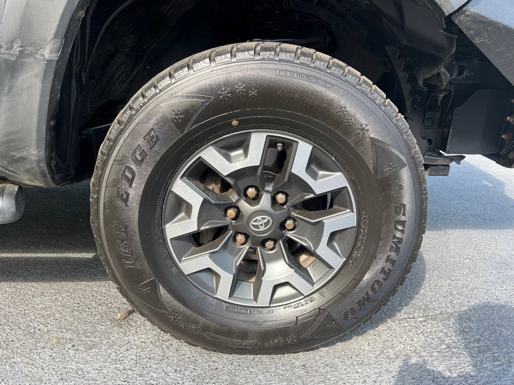 Used 2017 Toyota Tacoma TRD Off-Road image 35