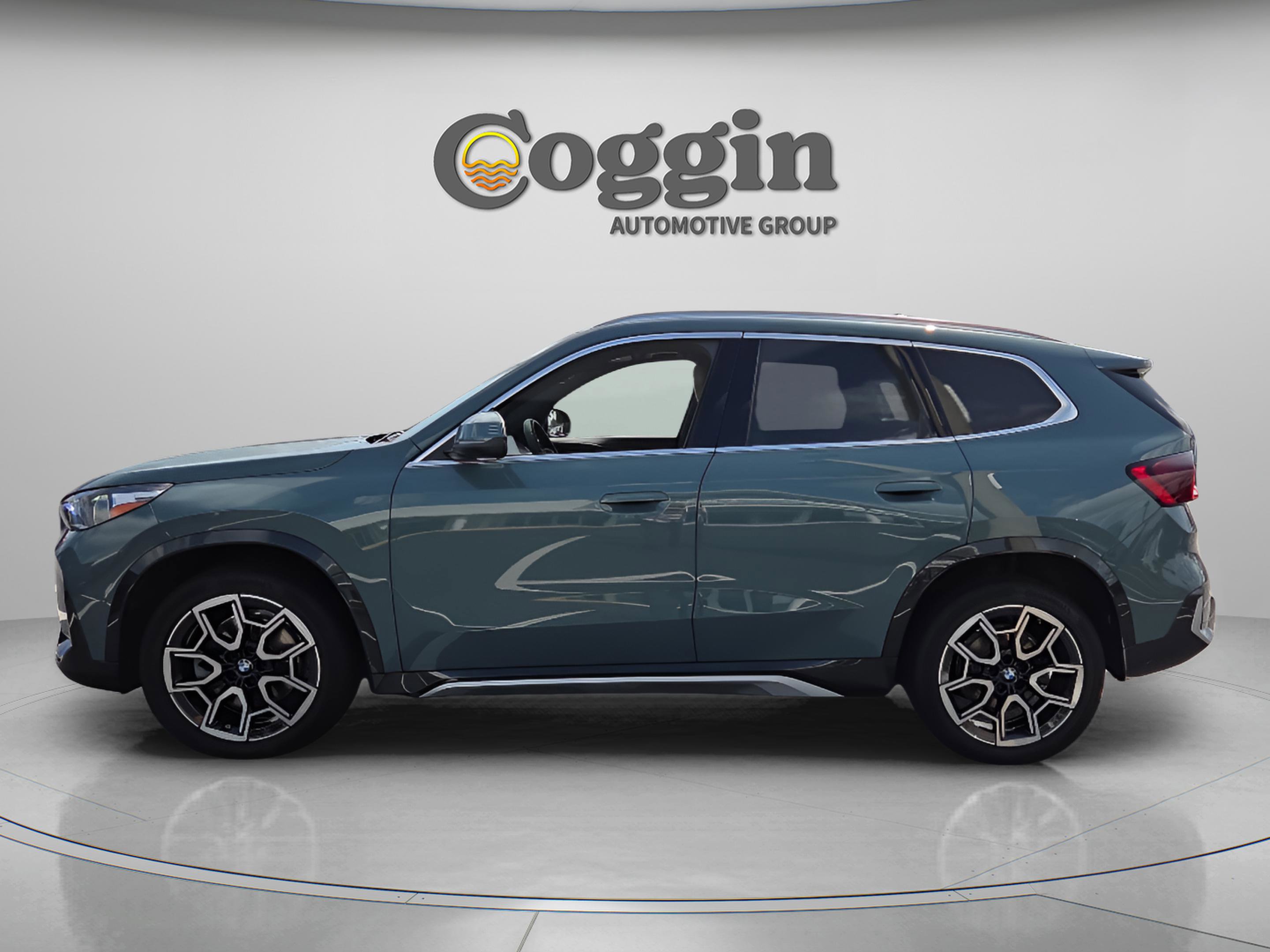 Certified 2025 BMW X1 xDrive28i w/ Convenience Package image 2