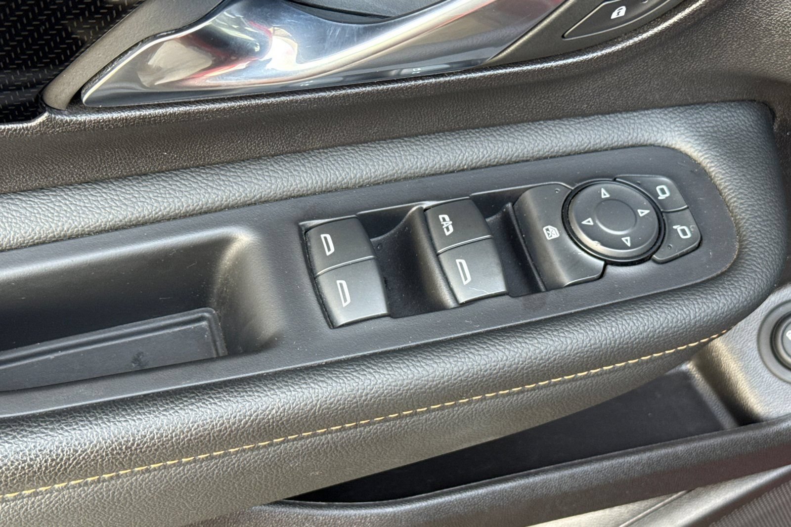 Used 2024 GMC Terrain AT4 w/ LPO, Floor Liner Package AWD/4WD image 11