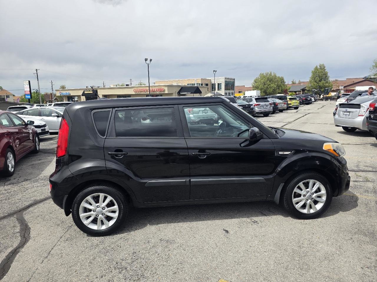 Used 2013 Kia Soul FWD image 4