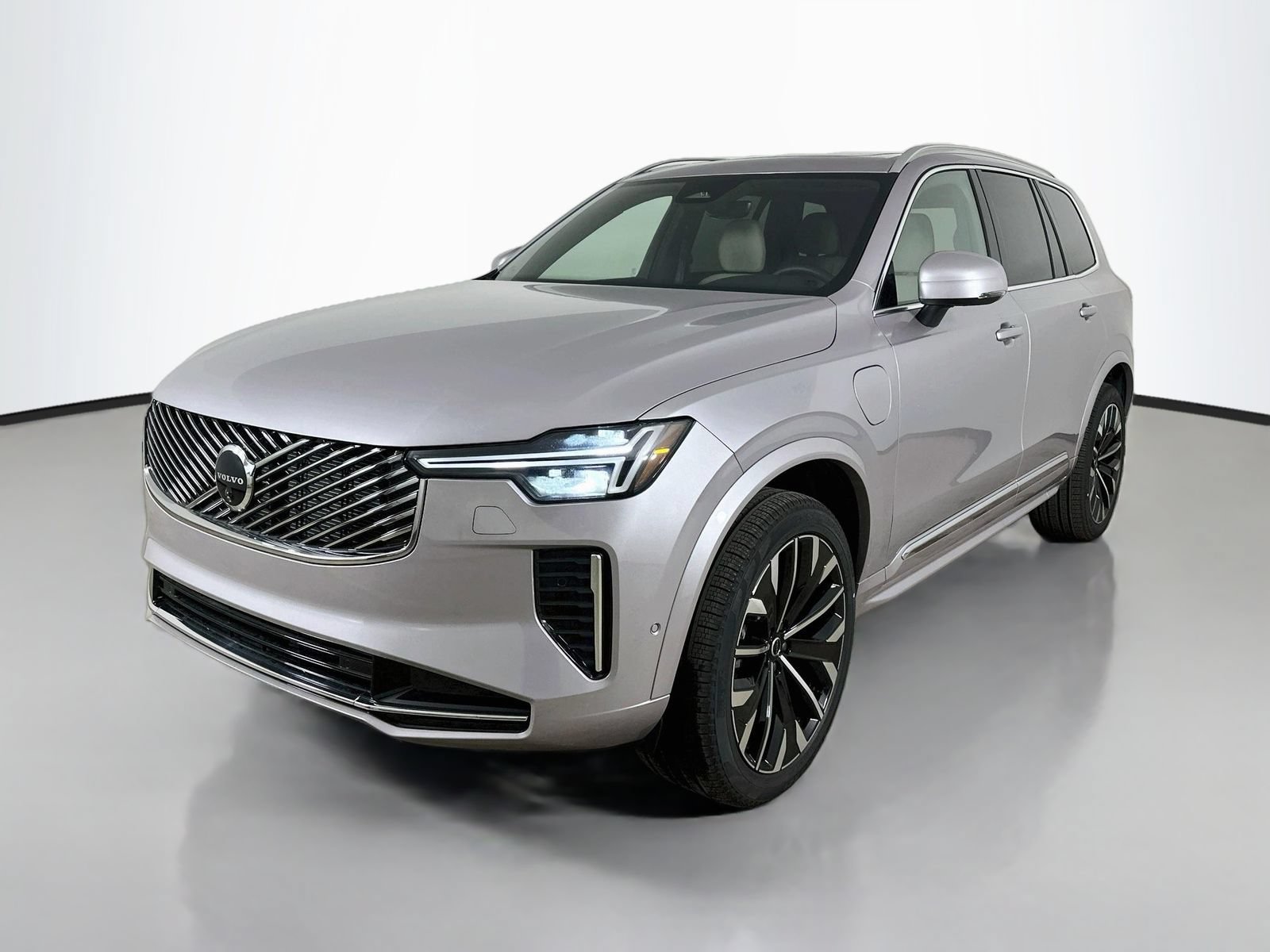 New 2026 Volvo XC90 T8 Plus w/ Protection Package Premier