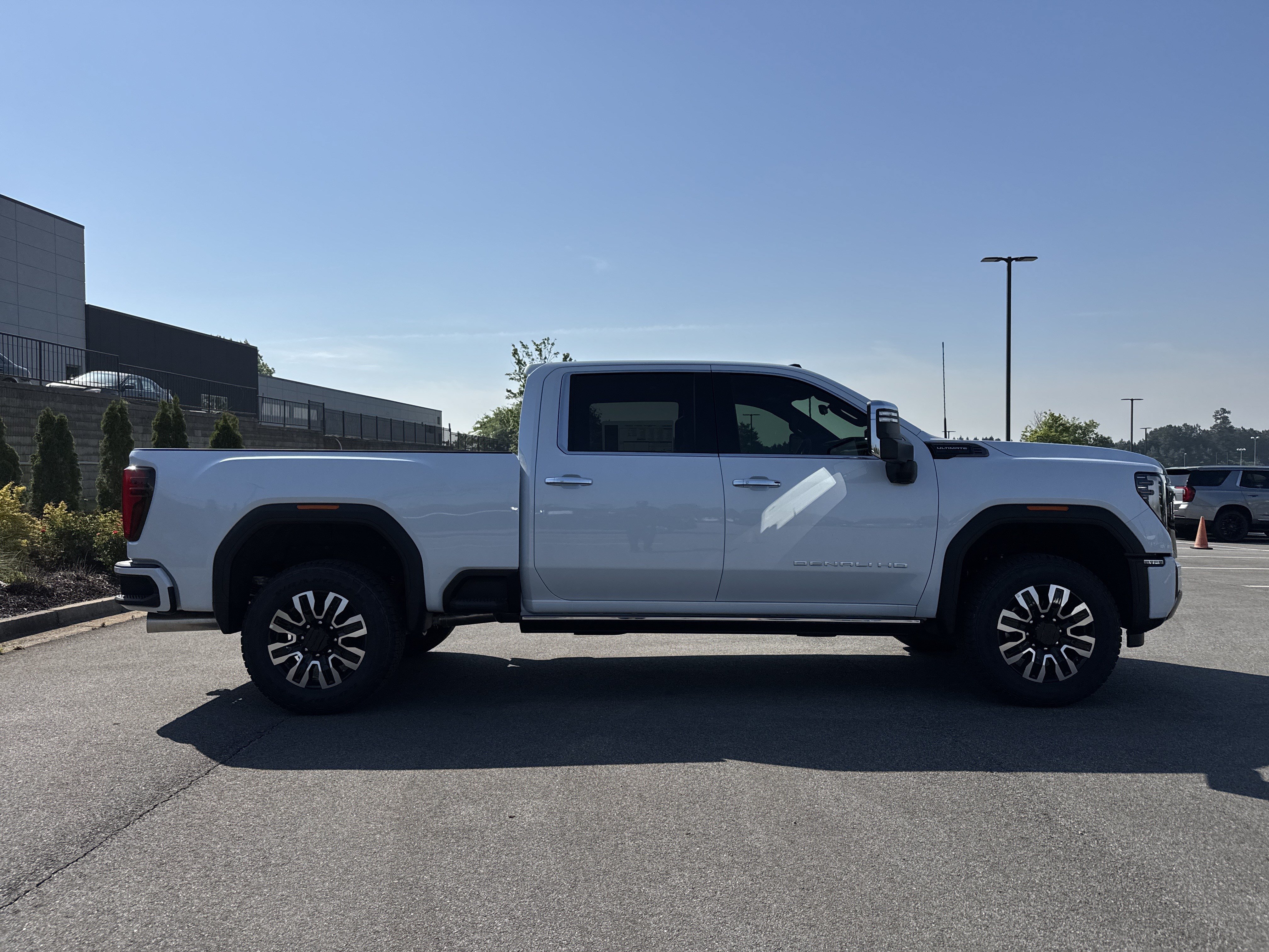 New 2026 GMC Sierra 2500 Denali Ultimate AWD/4WD image 11