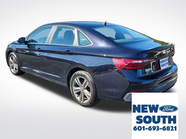Used 2024 Volkswagen Jetta SE image 4