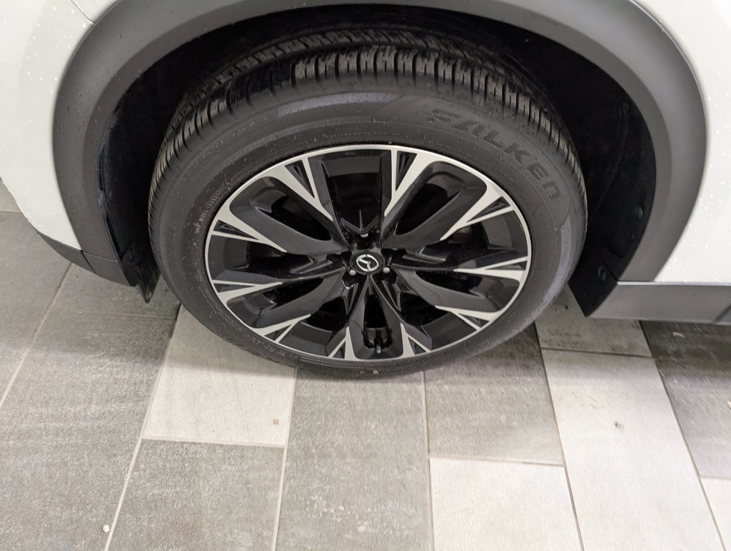 Used 2024 MAZDA CX-90 Plug-In Hybrid w/ Premium Plus AWD/4WD image 7
