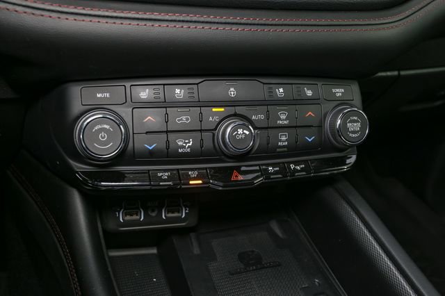 Used 2021 Dodge Durango R/T w/ Blacktop Package AWD/4WD image 33