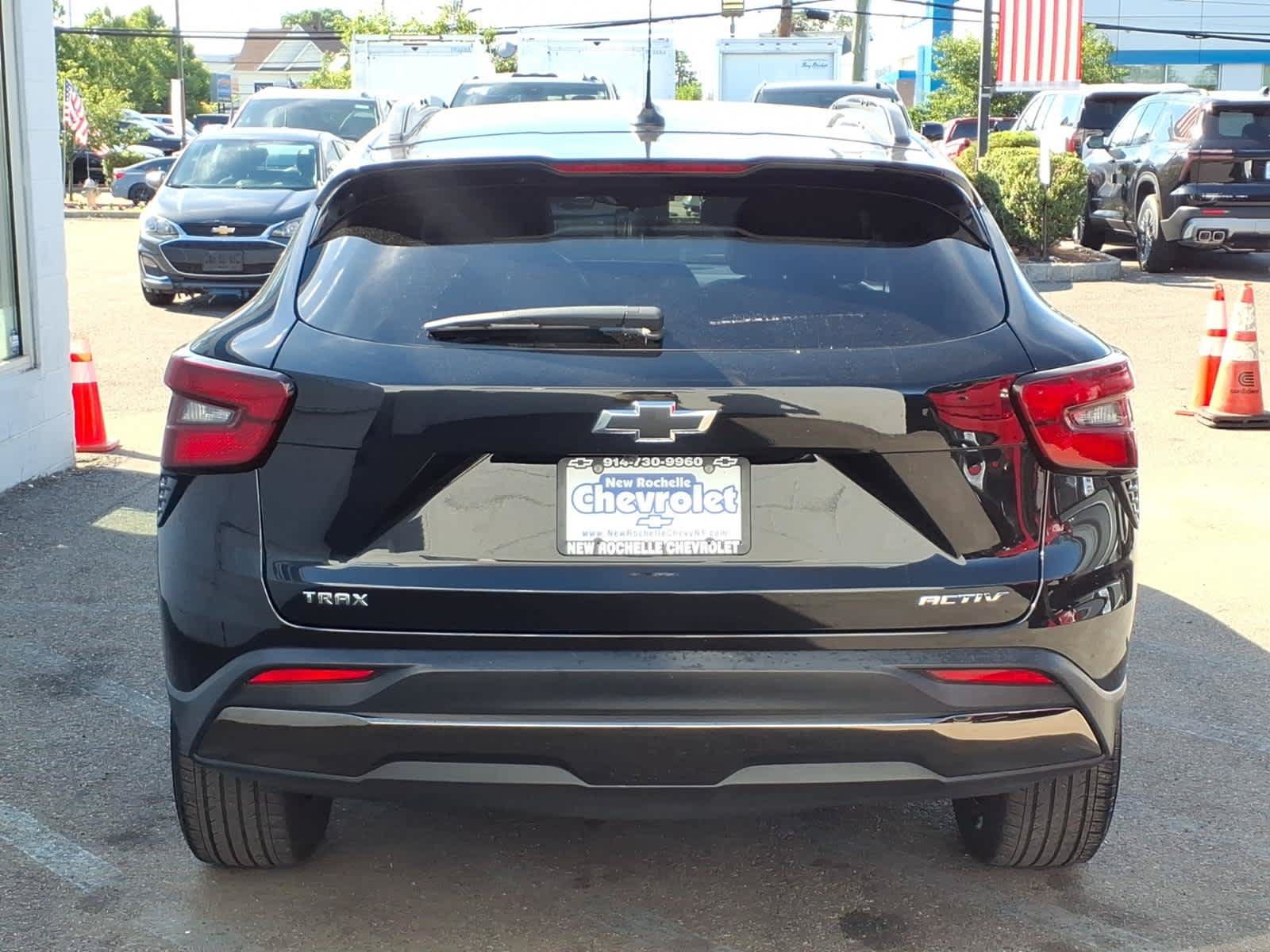 Used 2024 Chevrolet Trax ACTIV w/ Sunroof Package FWD image 5