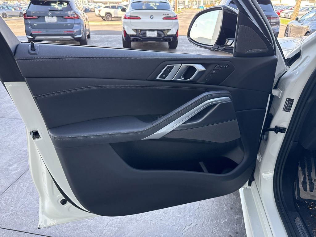 Used 2023 BMW X6 xDrive40i w/ M Sport Package image 9