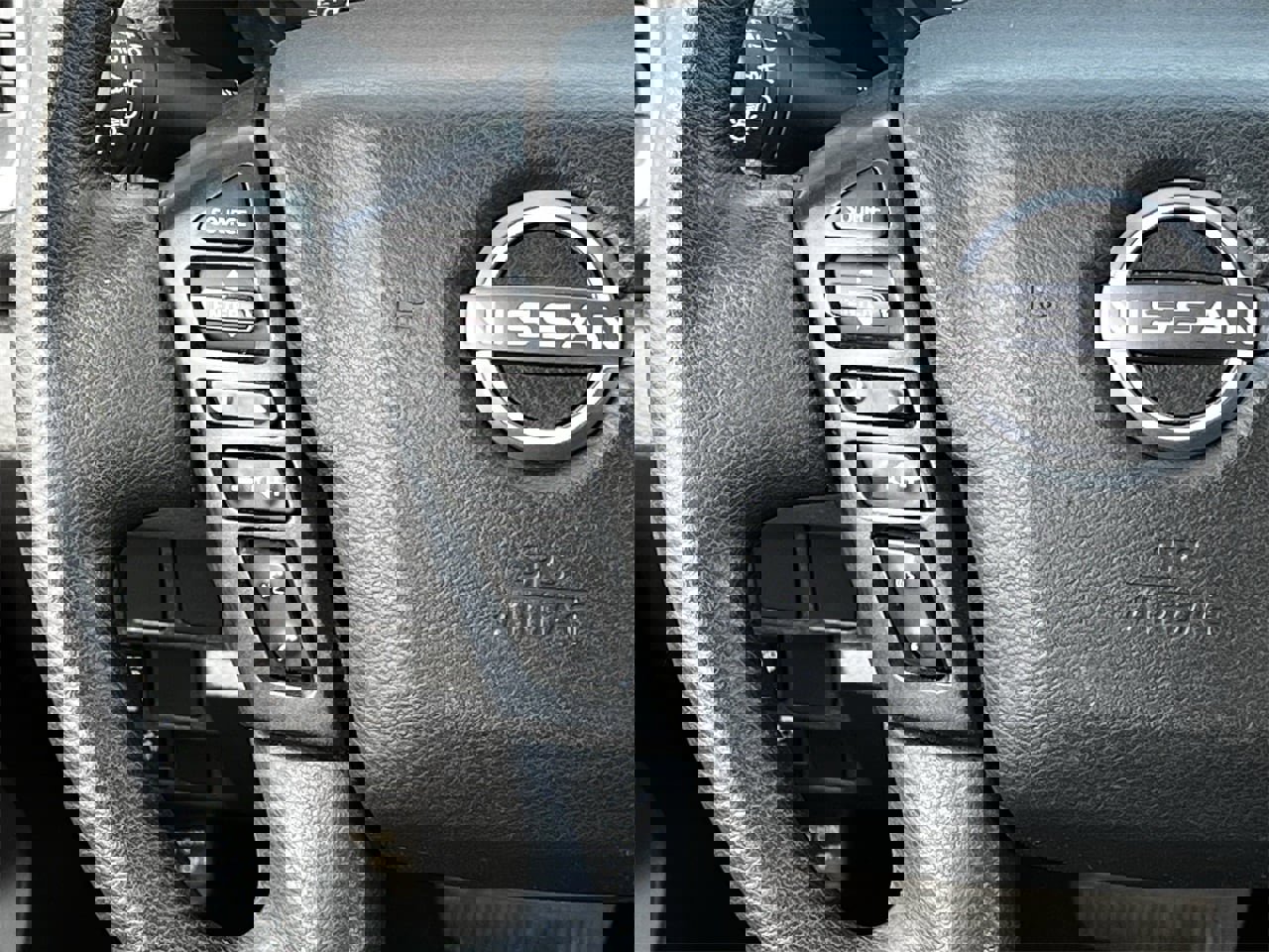 Used 2023 Nissan Frontier SV image 12