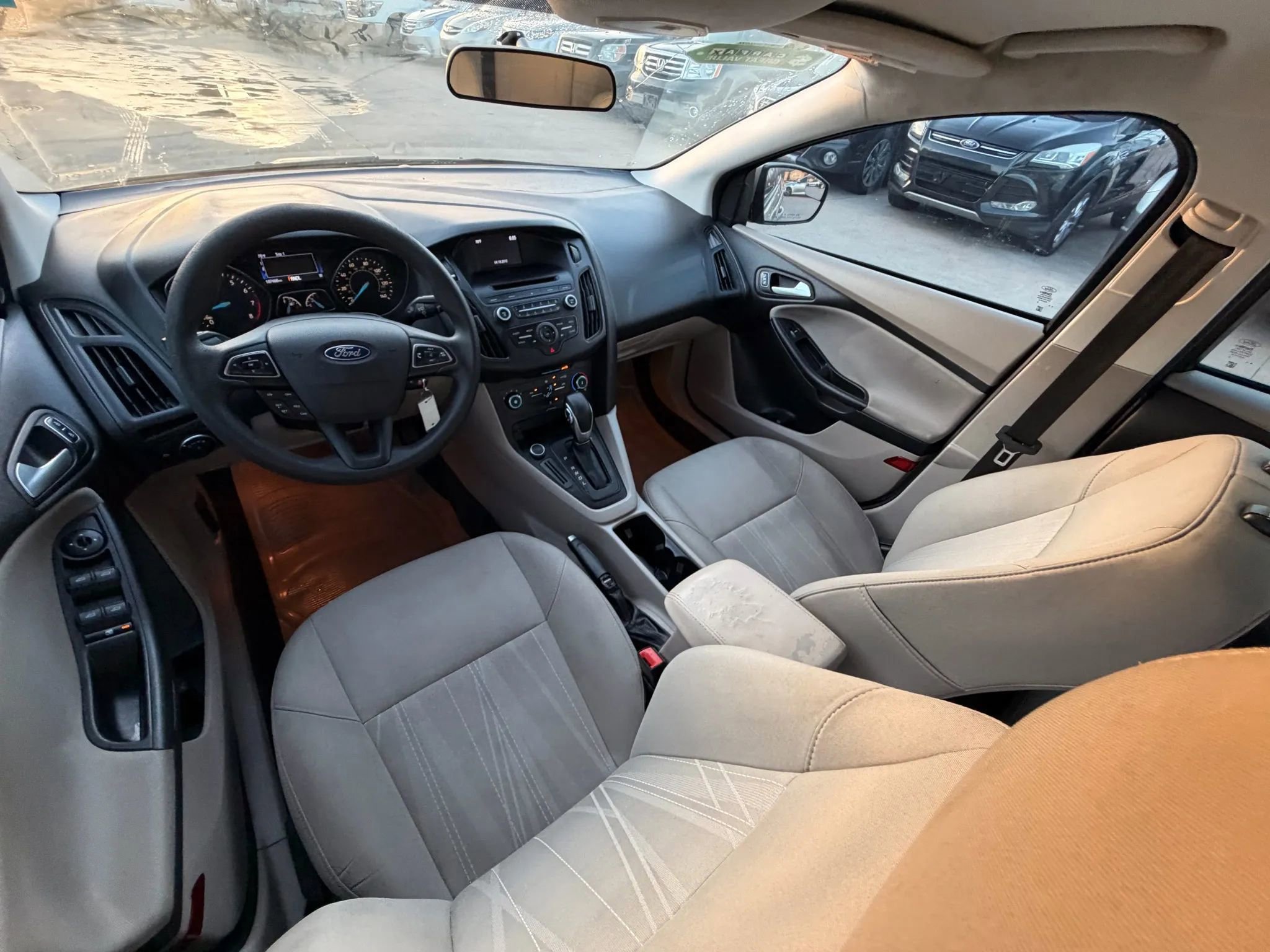 Used 2017 Ford Focus SE image 25