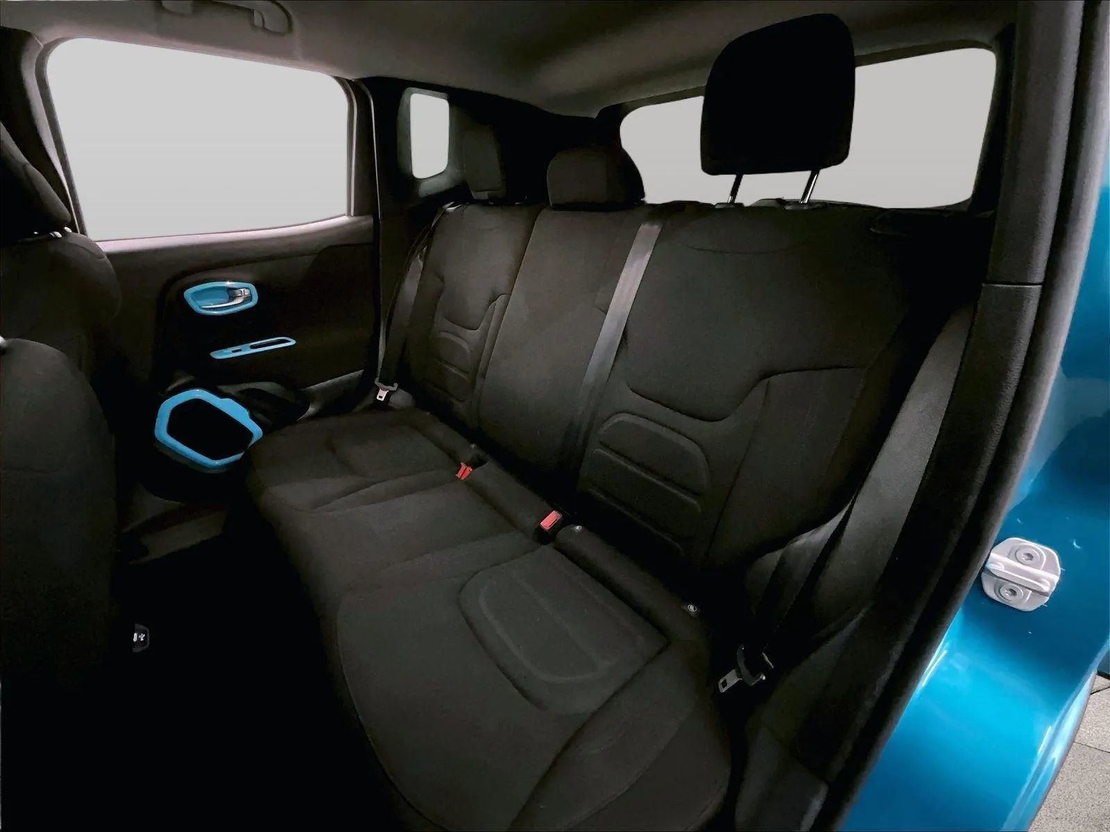 Used 2021 Jeep Renegade Latitude FWD image 25