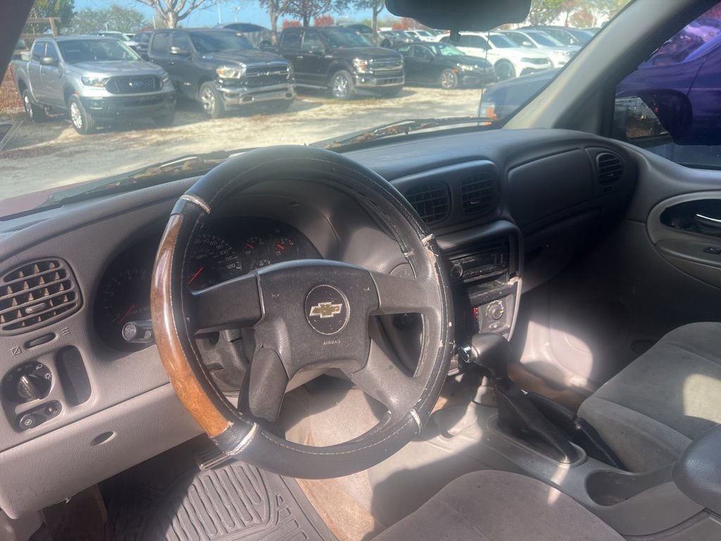 Used 2005 Chevrolet TrailBlazer LS w/ LS Preferred Equipment Group image 9