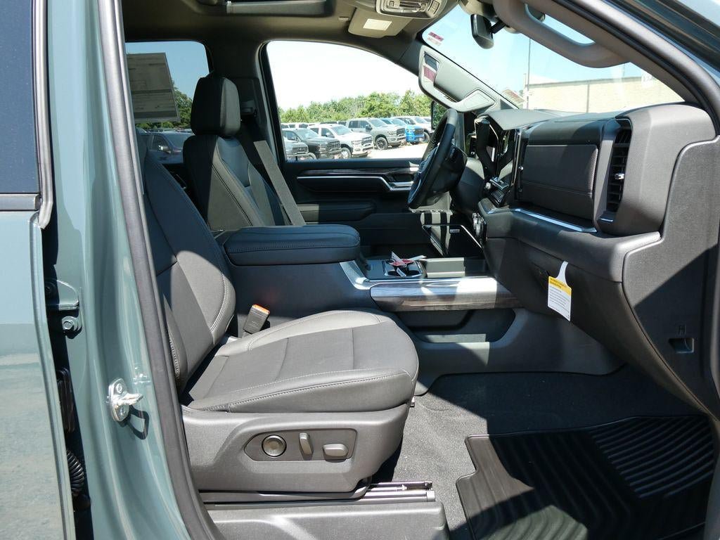 New 2026 Chevrolet Silverado 3500 LTZ w/ LTZ Plus Package AWD/4WD image 11