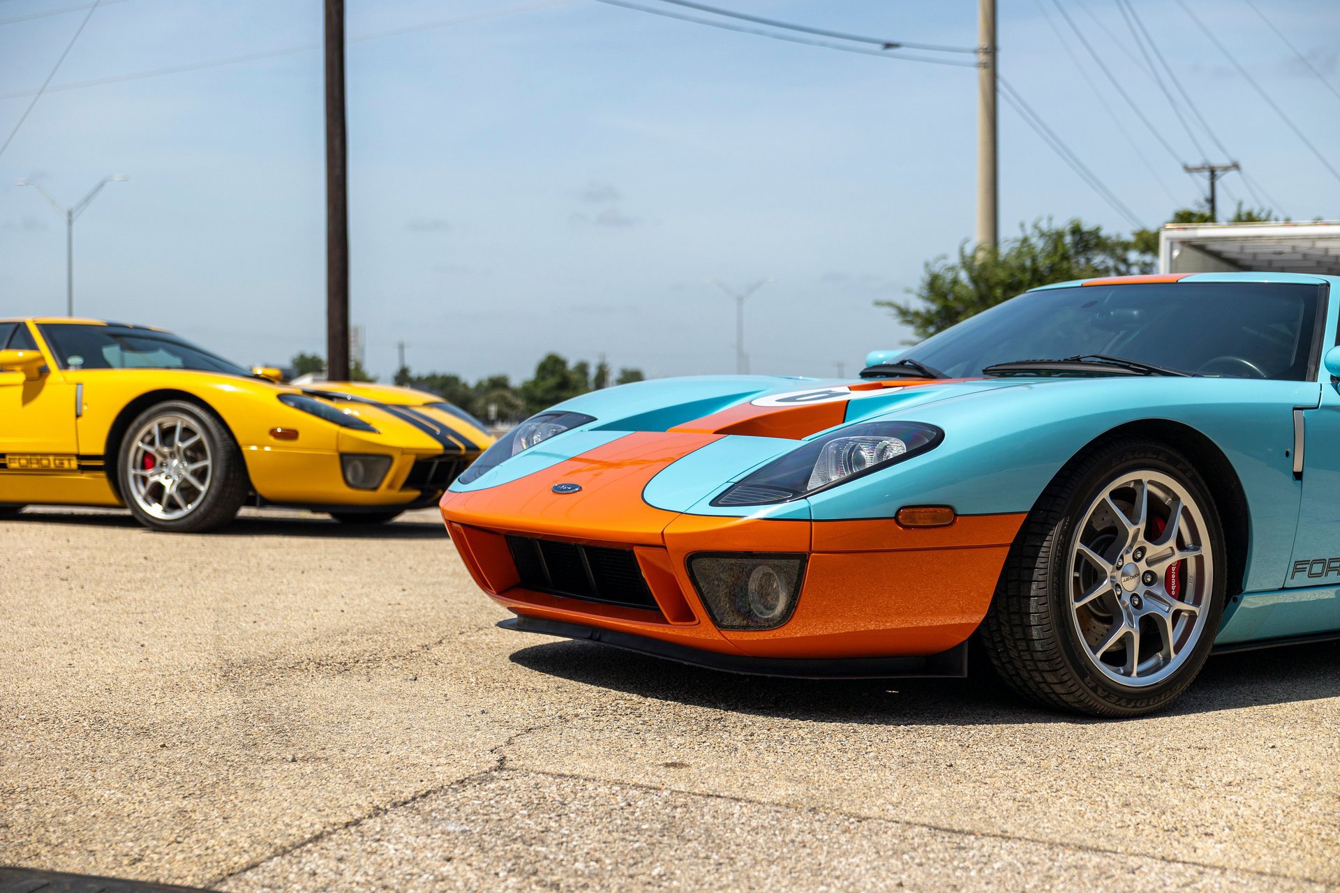 Used 2006 Ford GT RWD image 23