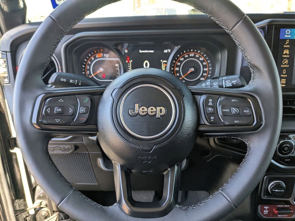 Used 2025 Jeep Wrangler Unlimited Rubicon image 16