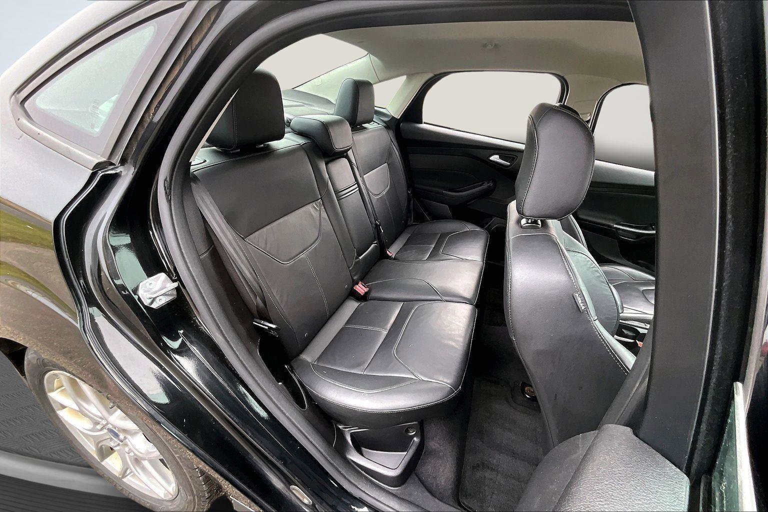 Used 2015 Ford Focus SE w/ Equipment Group 201A image 27