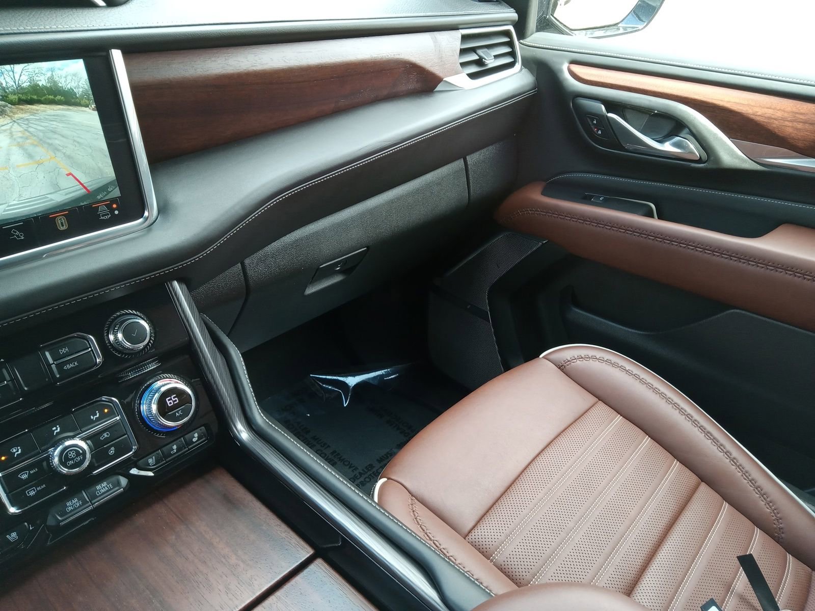 Used 2023 GMC Yukon Denali Ultimate w/ LPO, Floor Liner Package image 20