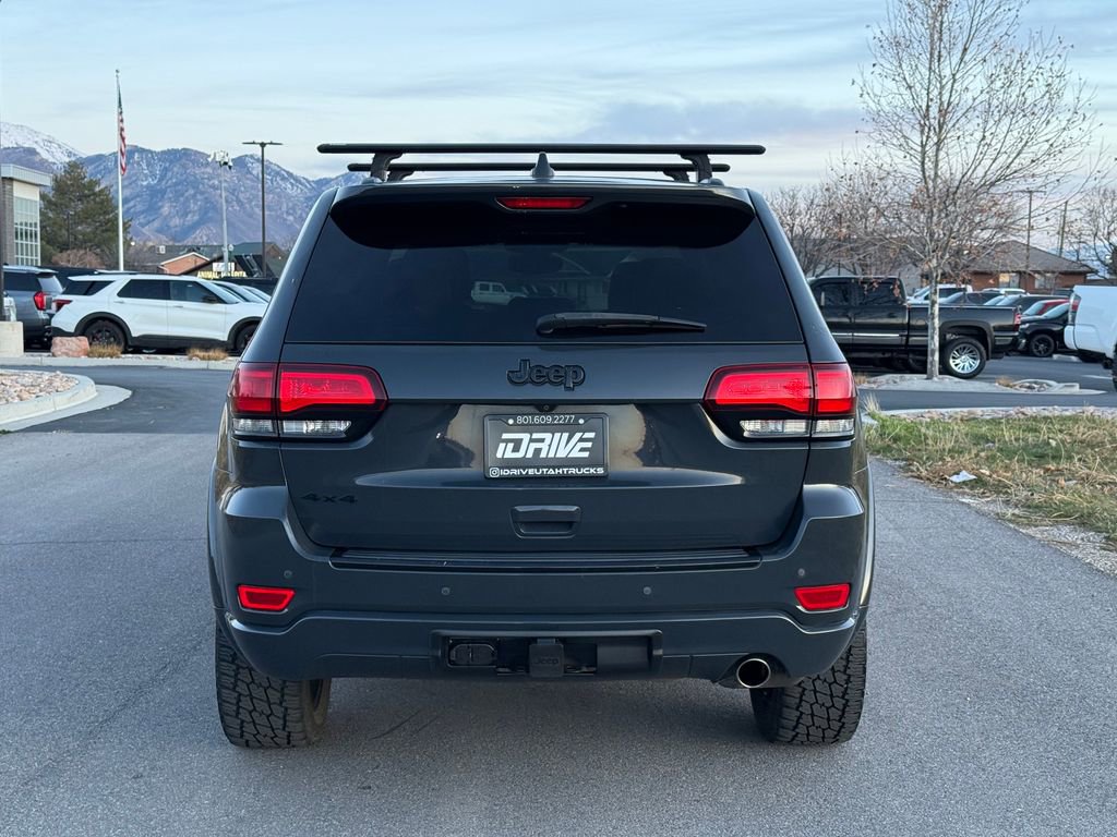 Used 2017 Jeep Grand Cherokee Altitude image 11