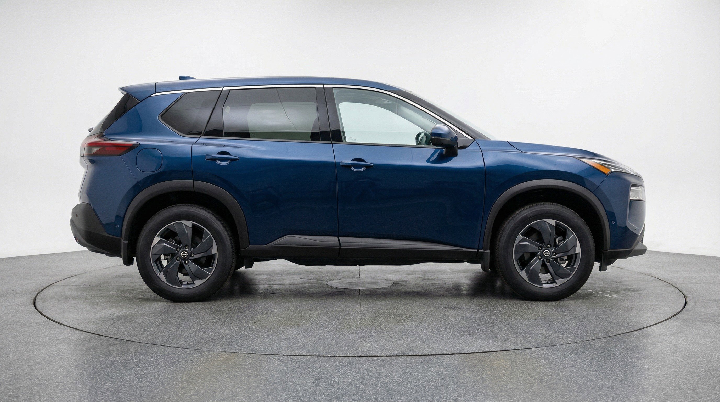 Used 2025 Nissan Rogue SV AWD/4WD image 11