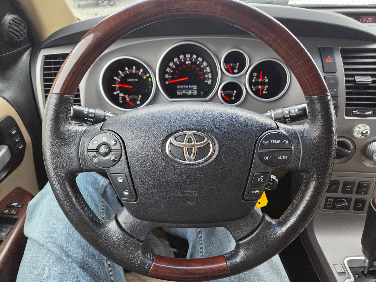 Used 2012 Toyota Sequoia Platinum image 13