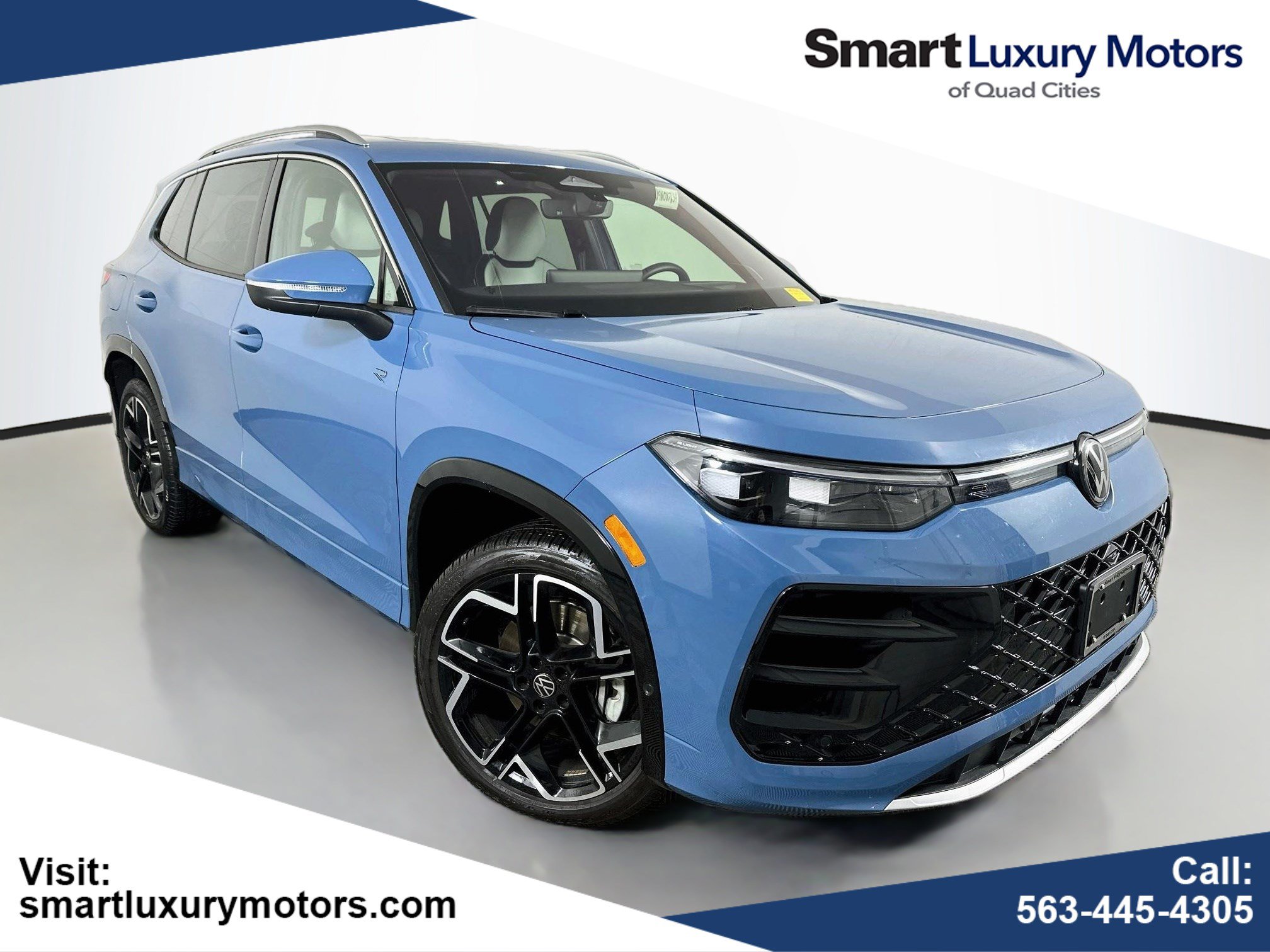 Used 2026 Volkswagen Tiguan SEL R-Line AWD/4WD image 1