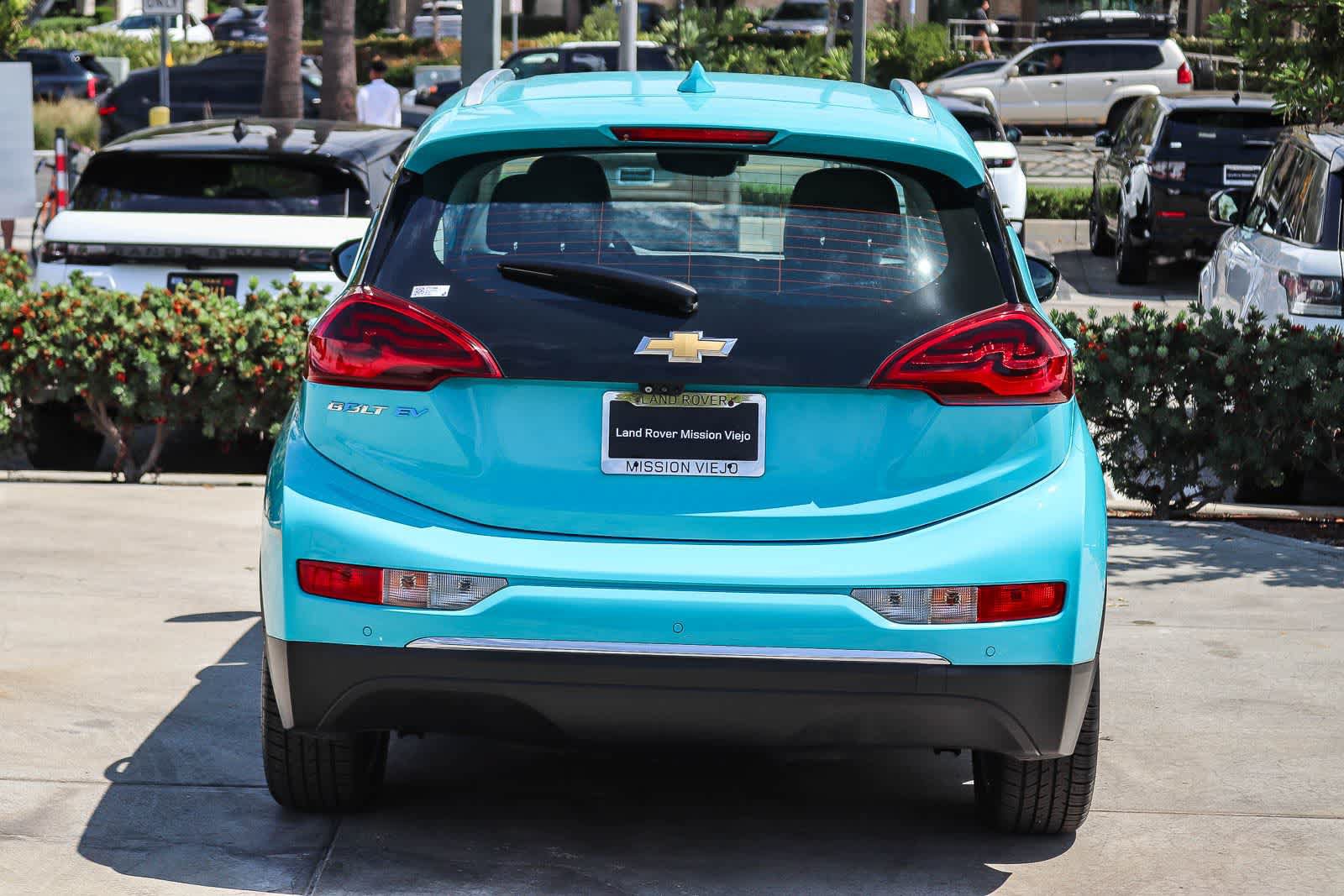 Used 2020 Chevrolet Bolt Premier w/ Infotainment Package FWD image 5