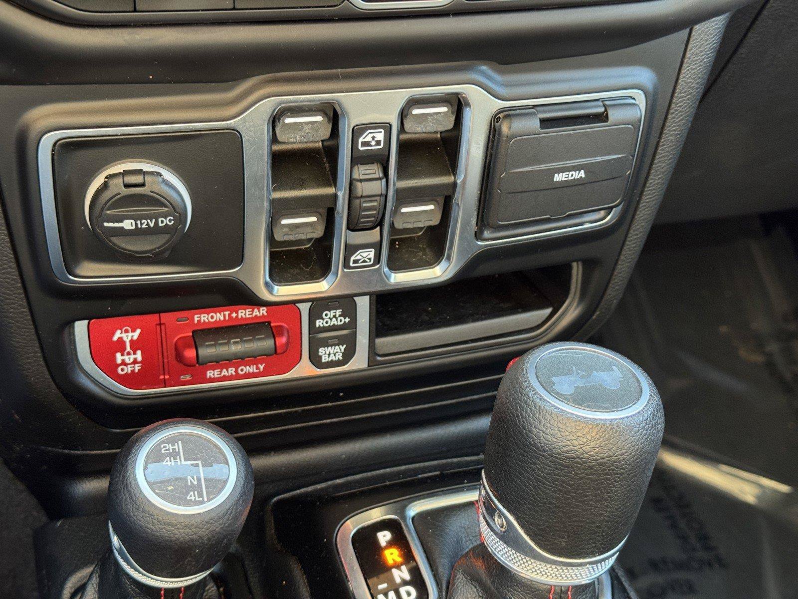 Used 2023 Jeep Wrangler Unlimited Rubicon AWD/4WD image 22