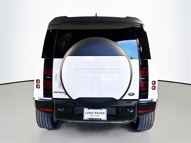 Certified 2023 Land Rover Defender 110 X-Dynamic SE image 6
