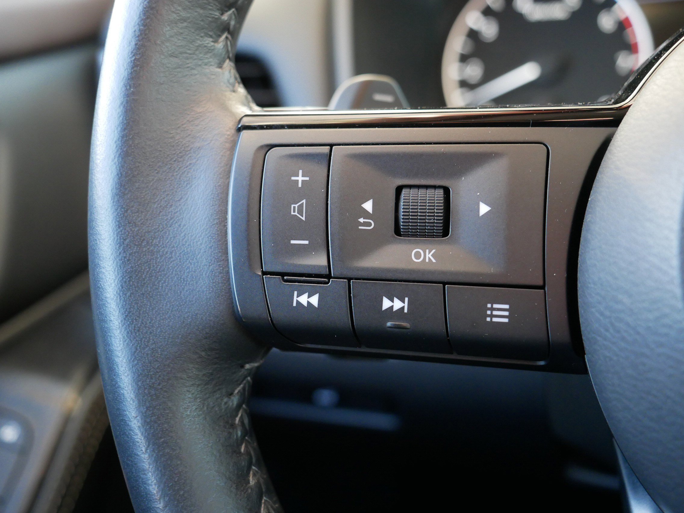 Certified 2022 Nissan Rogue SL w/ SL Premium Package image 28