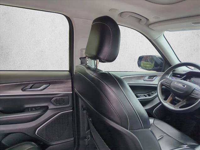 Used 2024 Jeep Grand Cherokee Limited 4xe image 20