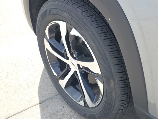 Certified 2024 Chevrolet Trax RS w/ Driver Confidence Package image 10