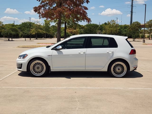 Used 2017 Volkswagen Golf 4-Door FWD image 4
