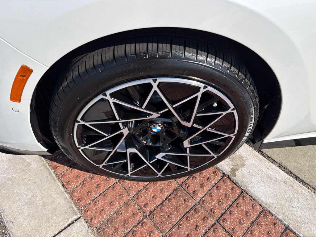 New 2027 BMW 740i xDrive w/ M Sport Professional Package AWD/4WD image 9