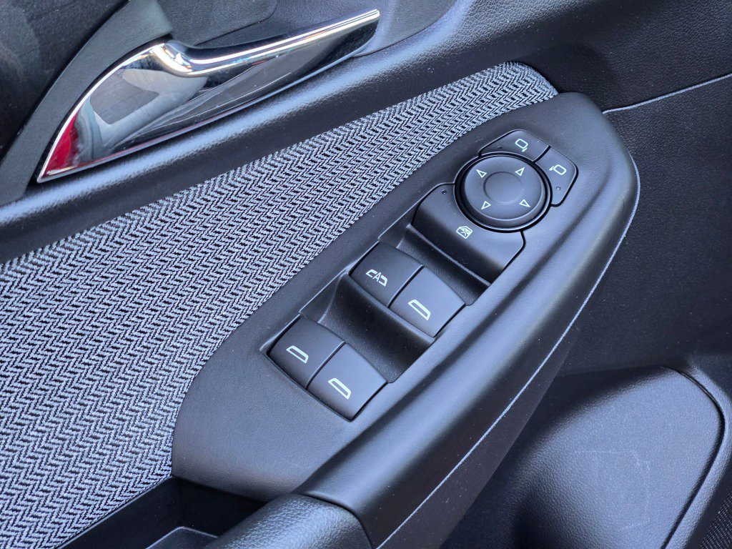 Used 2025 Chevrolet TrailBlazer LT FWD image 18