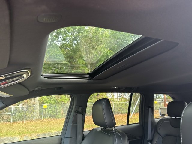 Used 2023 Jeep Grand Cherokee Altitude image 37